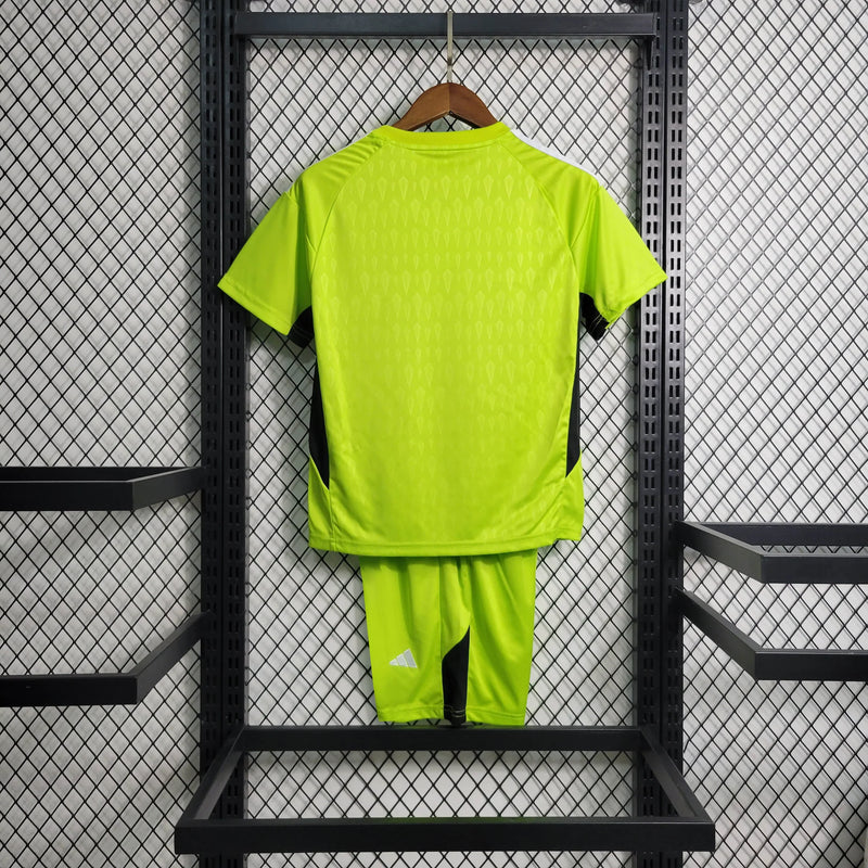 Kit infantil GK Verde Real Madrid 2023/24