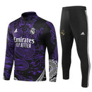 Agasalho do Real Madrid com camiseta do Dragão Roxo