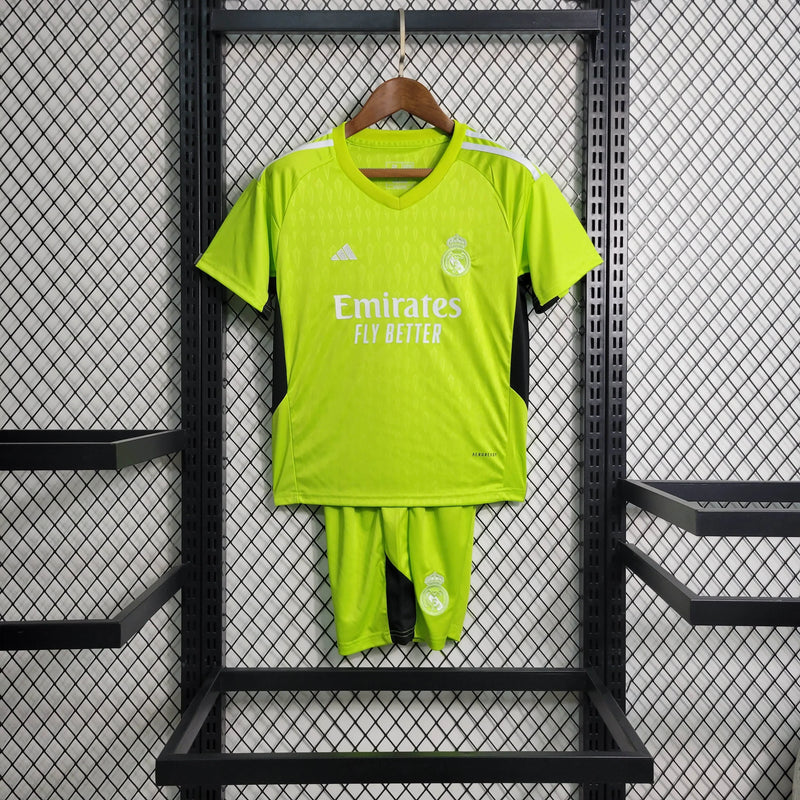 Kit infantil GK Verde Real Madrid 2023/24